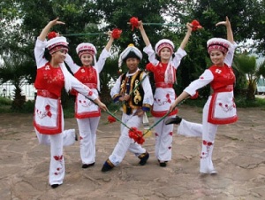 Bai-Ethnic-Rattle-stick-Dance
